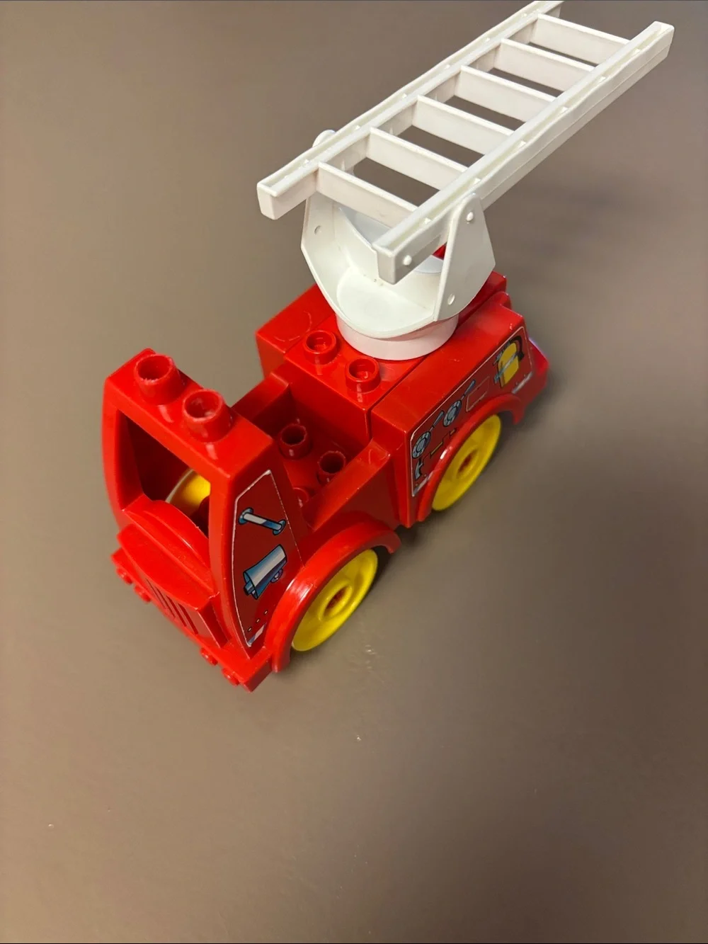 Duplo Building-Block Fire Truck with White Ladder